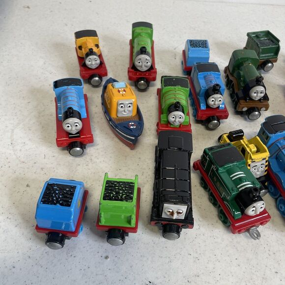 Thomas The Train Lot - Picture 2 of 5